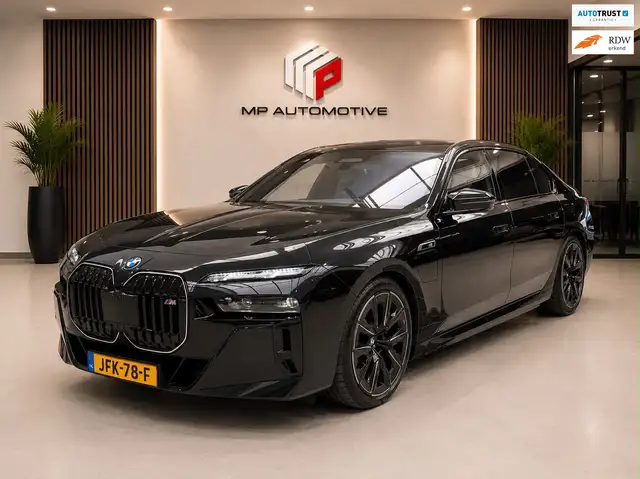 BMW 760 7-serie M760e xDrive M-Sport|B&W|SkyL|Rear Seat|Th