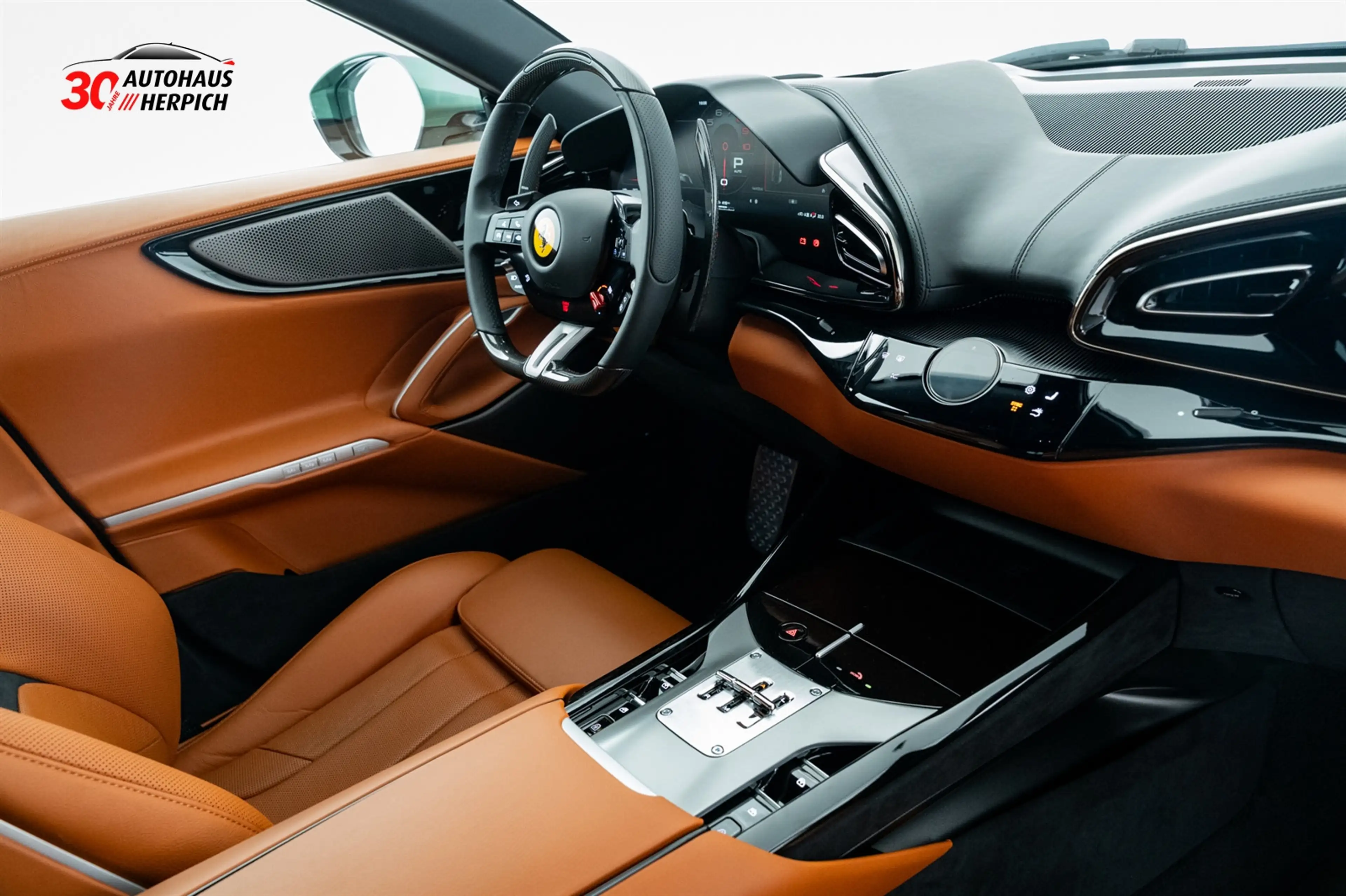 Ferrari Purosangue V12 VERDE DORA PANO Lift Massage — photo 12