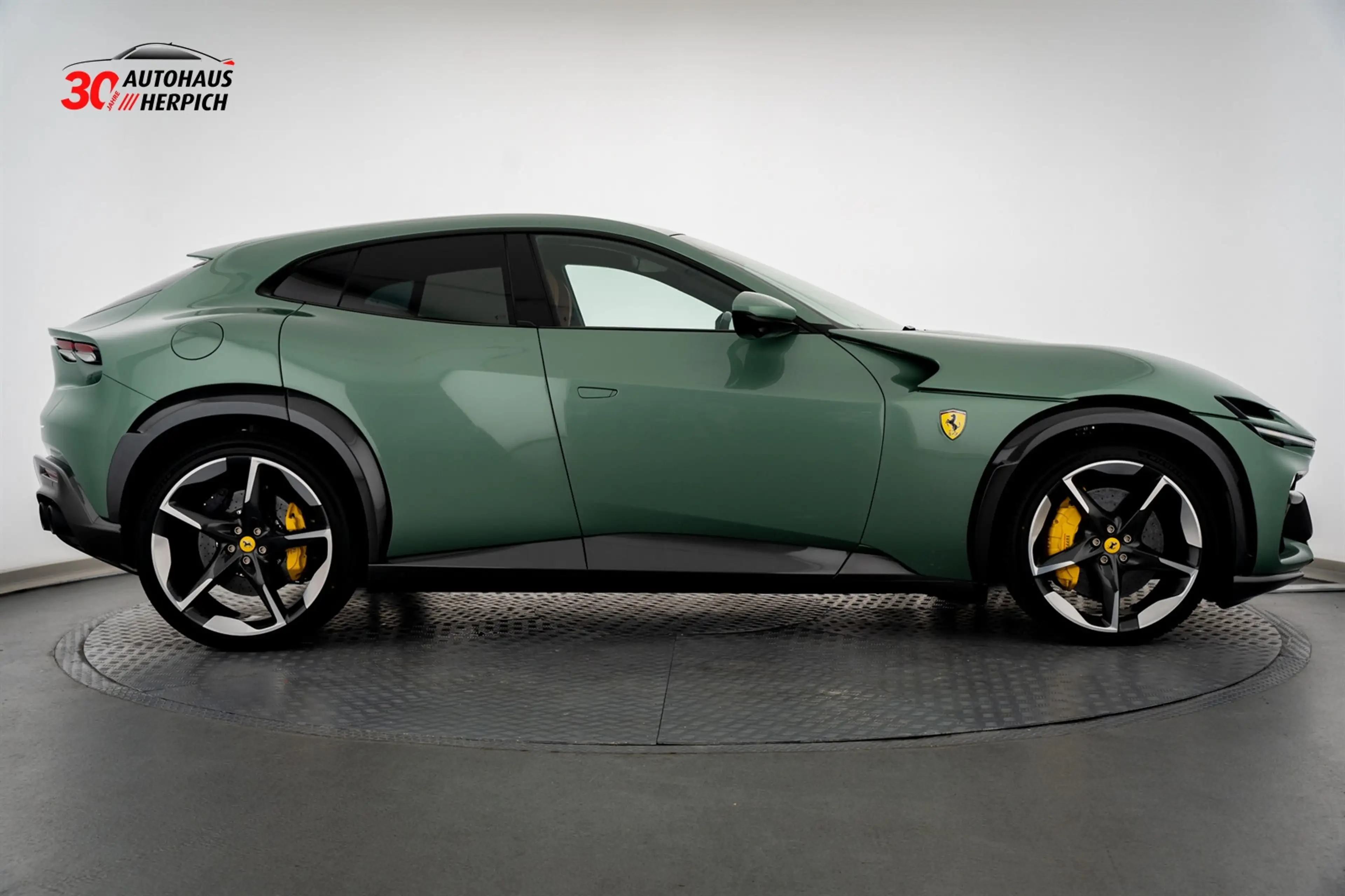 Ferrari Purosangue V12 VERDE DORA PANO Lift Massage — photo 6