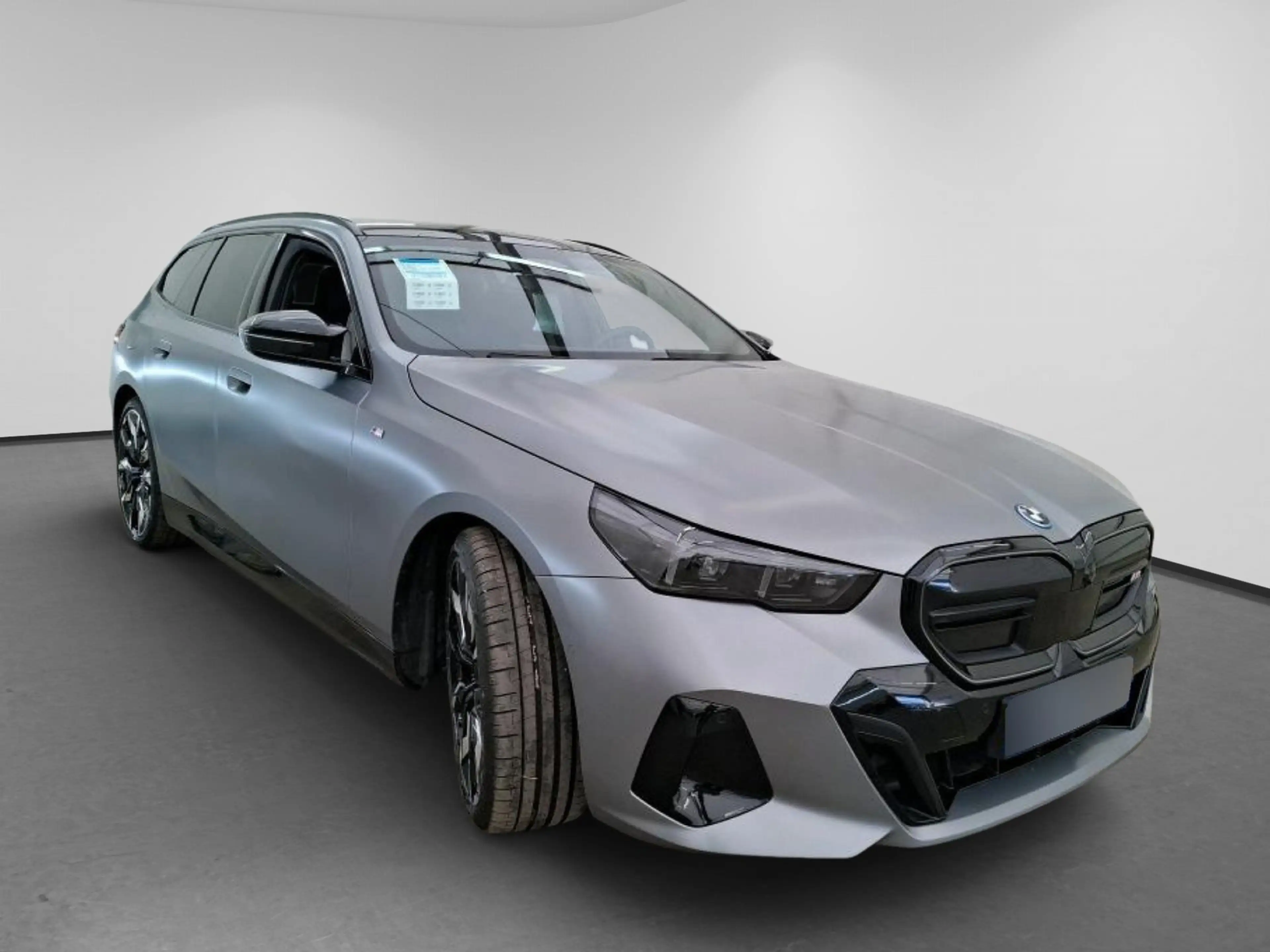 BMW i5 M60 xDrive Touring Inno 360° AHK Pano — photo 4