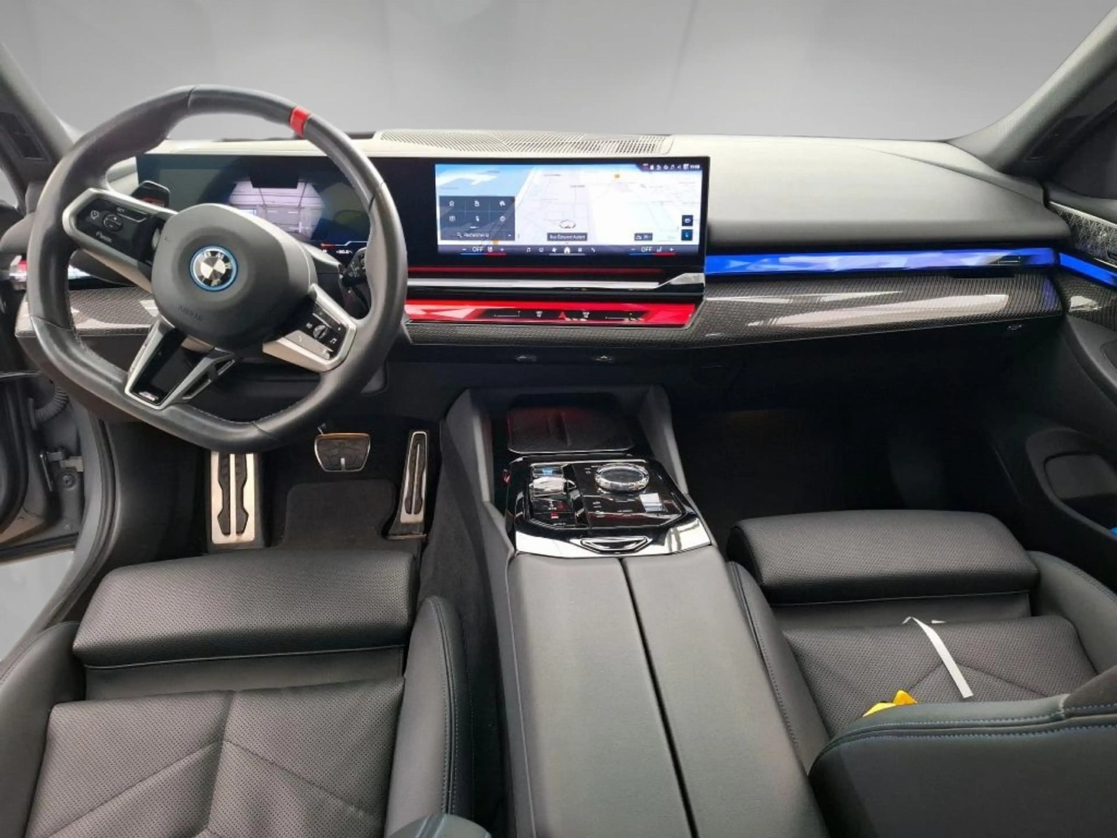 BMW i5 M60 xDrive Touring Inno 360° AHK Pano — photo 3
