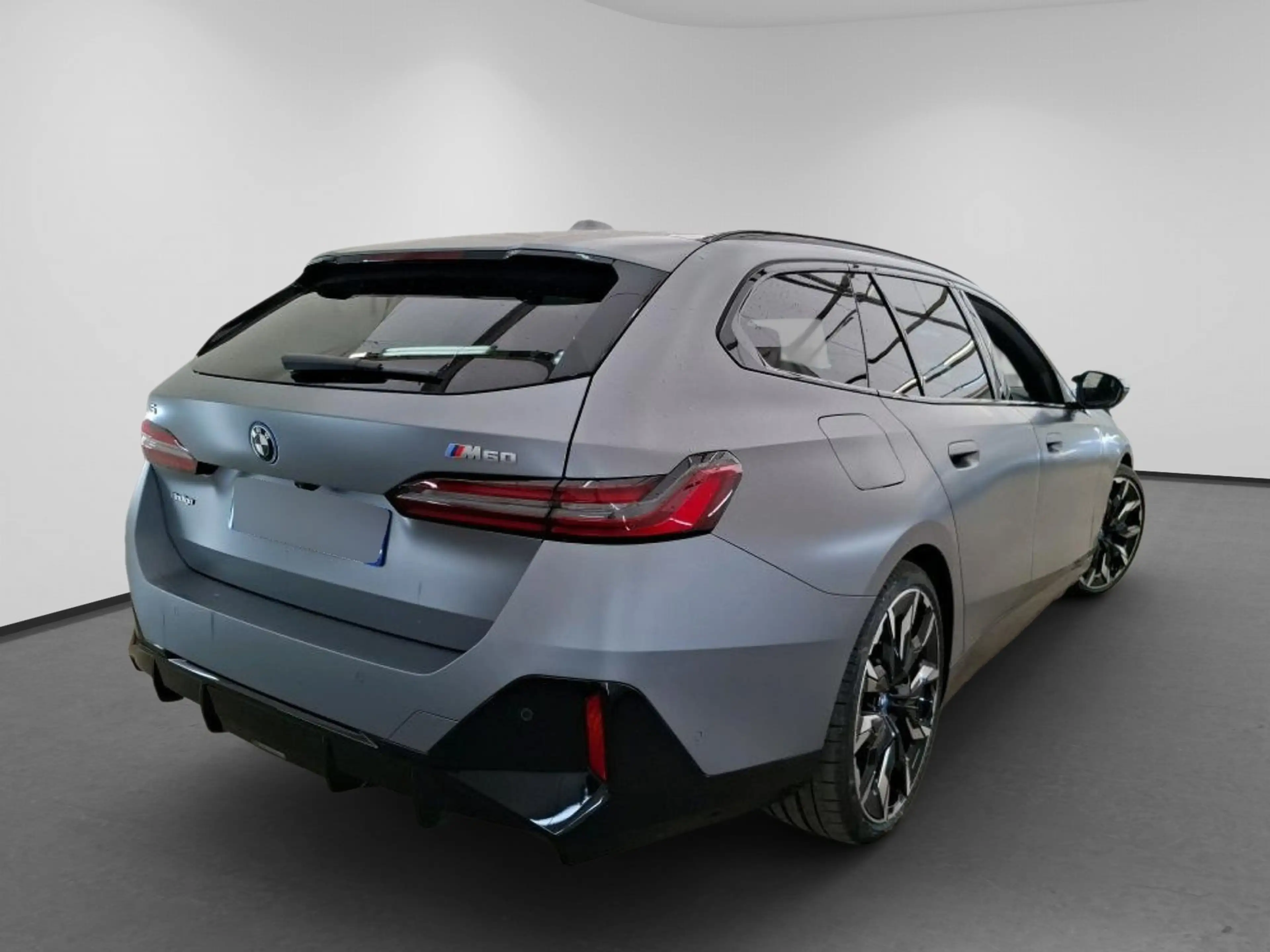 BMW i5 M60 xDrive Touring Inno 360° AHK Pano — photo 2
