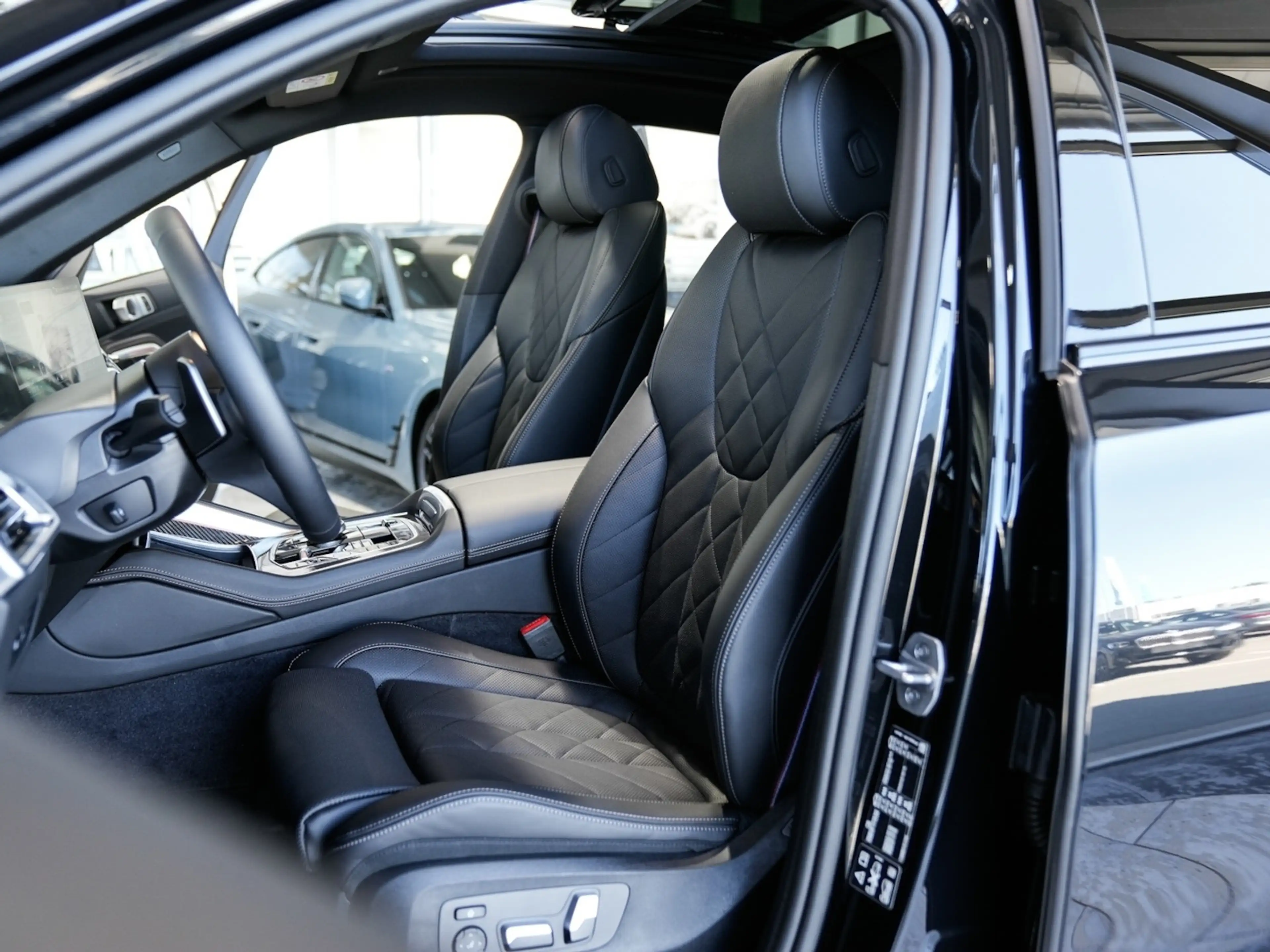 BMW X6 40d M SPORT PRO 2-A-Luftf. AHK CARBON Soft — photo 4