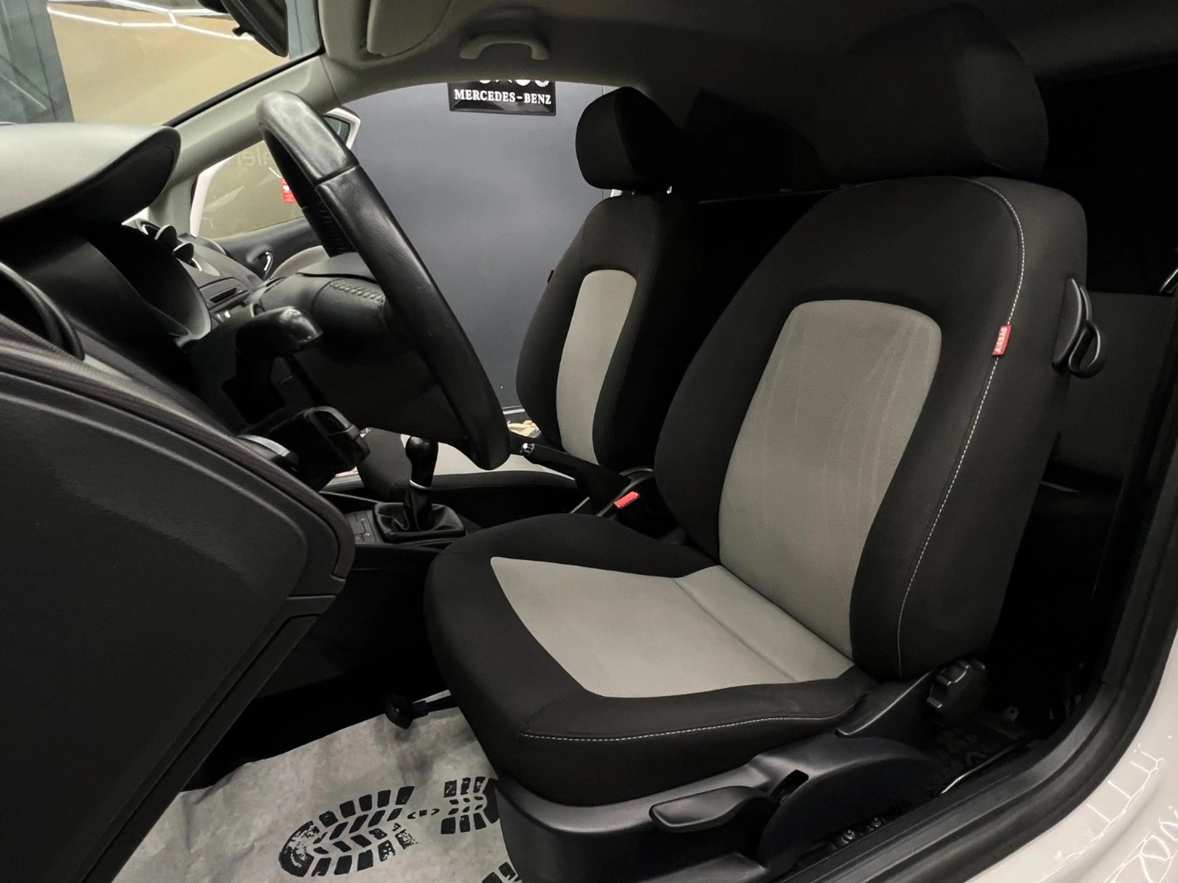 SEAT Ibiza 1.4 Style Salsa CLIMATRONIC NAVI+BT SITZH — photo 13