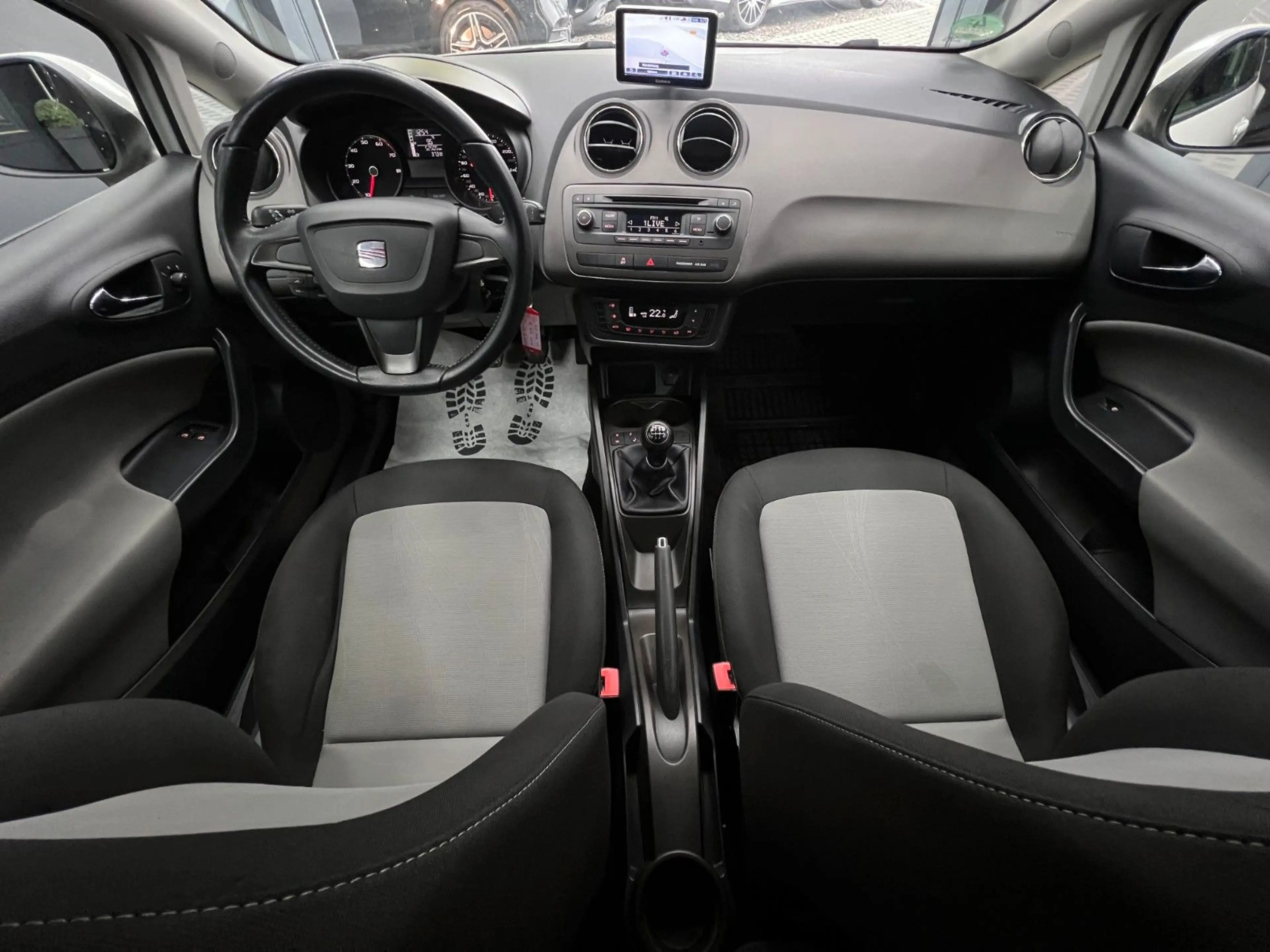 SEAT Ibiza 1.4 Style Salsa CLIMATRONIC NAVI+BT SITZH — photo 10