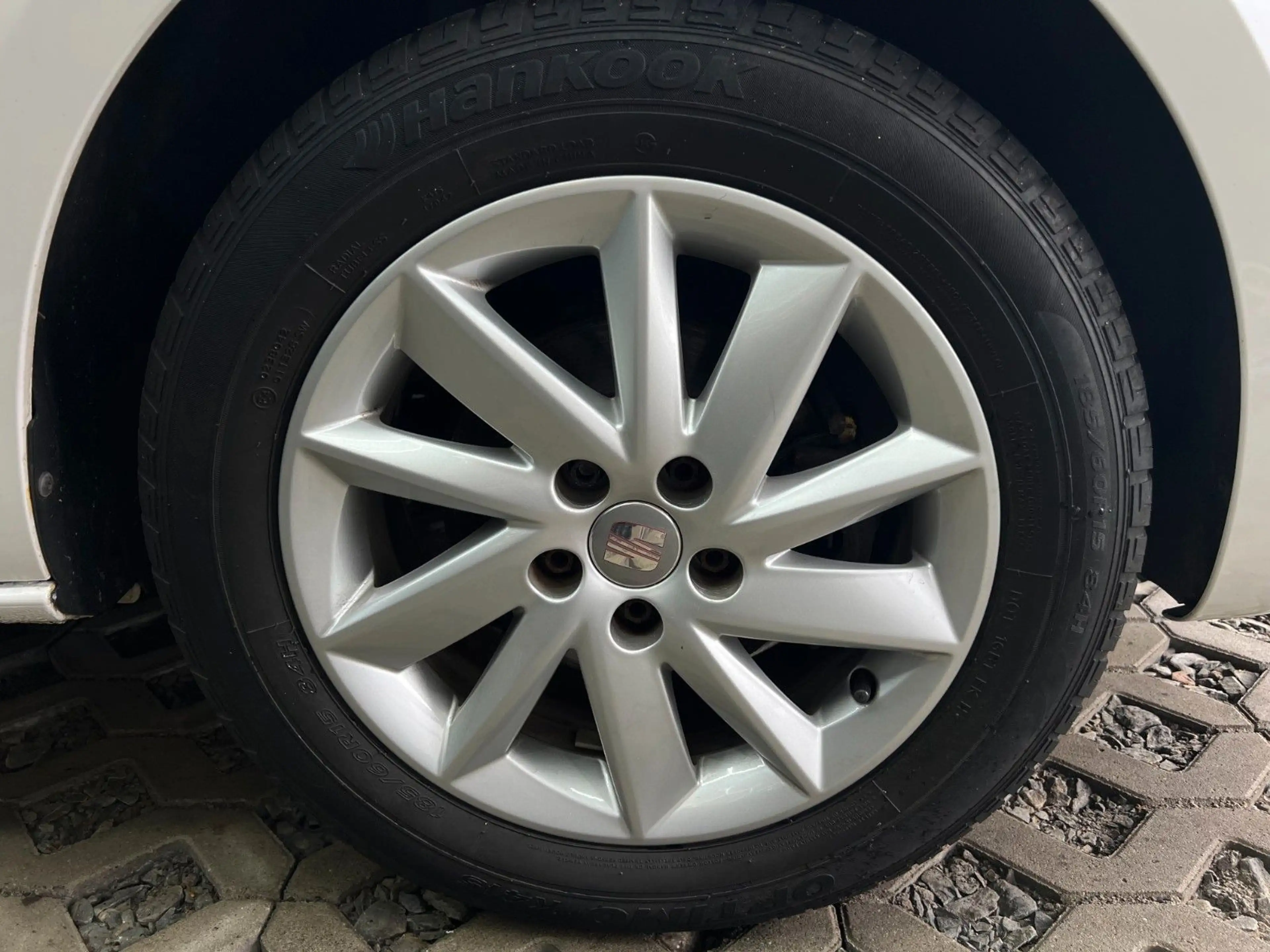 SEAT Ibiza 1.4 Style Salsa CLIMATRONIC NAVI+BT SITZH — photo 9