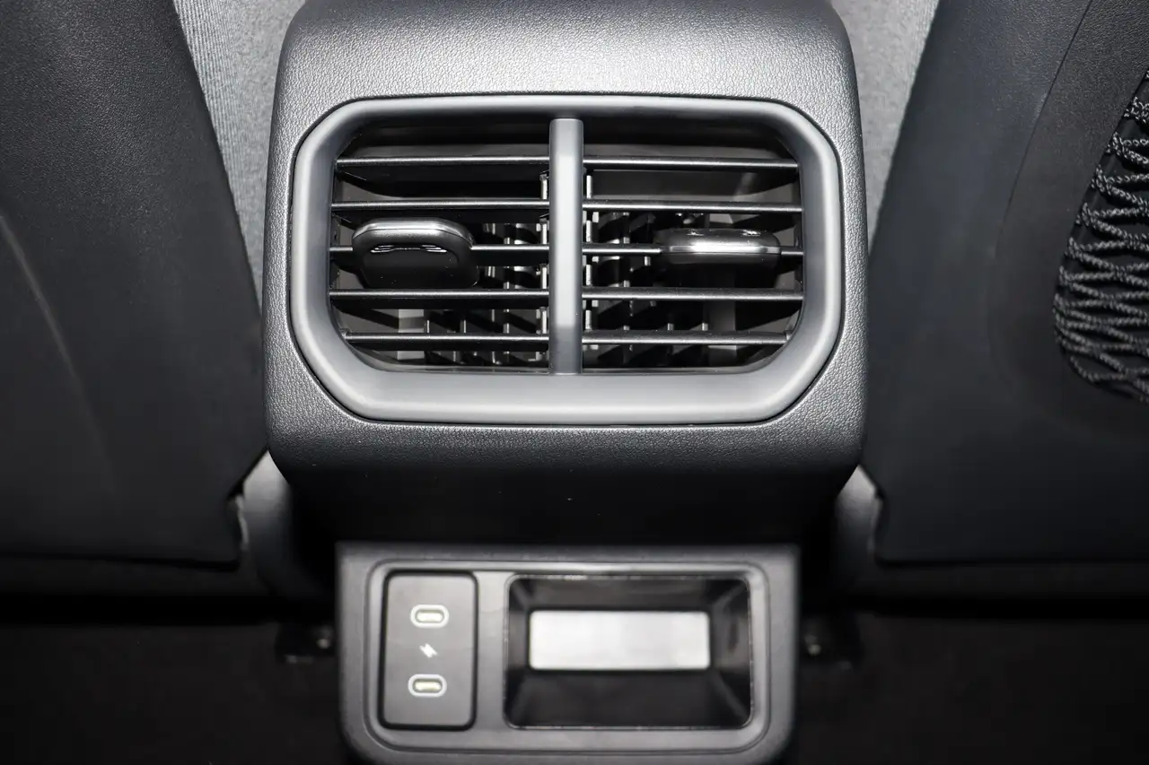 Kia K4 fotografie Kia K4