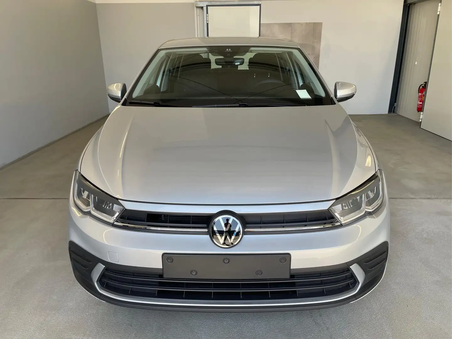 Volkswagen Polo 80 PS Sitzheizung App-Connect 1.0 59kW / 80PS Silber - 2
