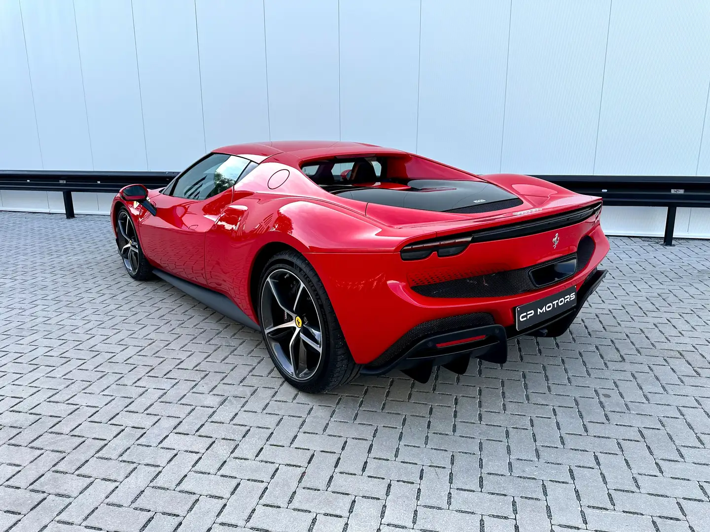 Ferrari 296 GTB | ROSSO CORSA | LIFT | DAYTONA SEATS | VAT-CAR Rouge - 2