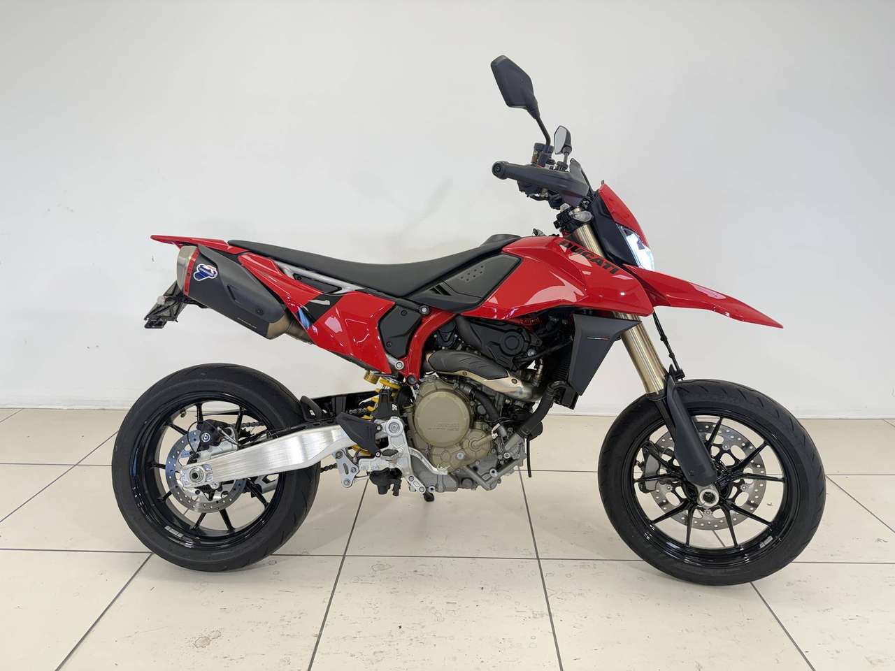 Ducati Hypermotard 698