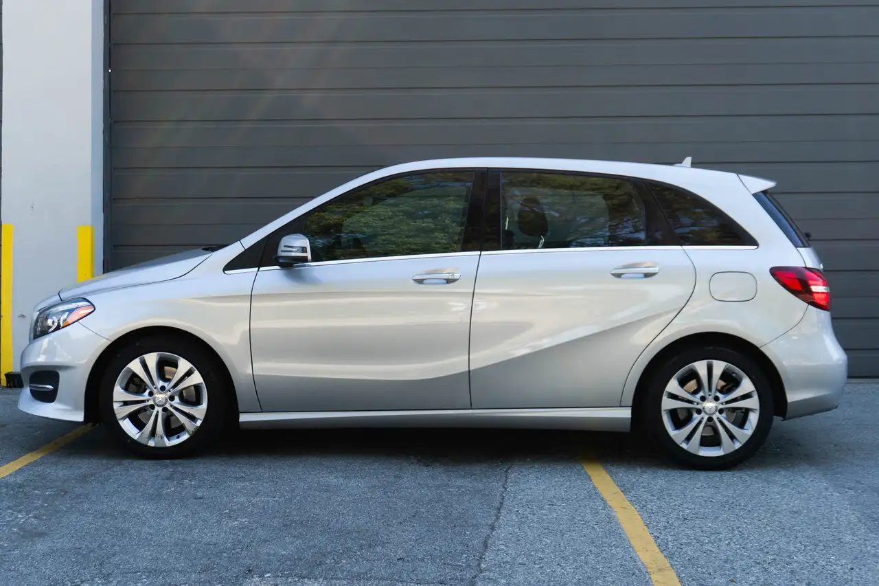 Mercedes-Benz B-Class снимка Mercedes-Benz B-Class