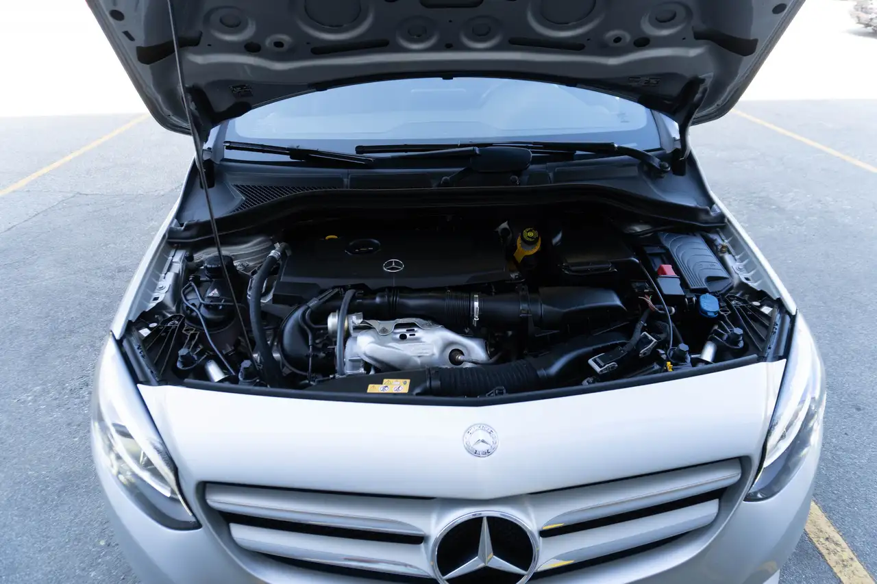 Mercedes-Benz B-Class снимка Mercedes-Benz B-Class