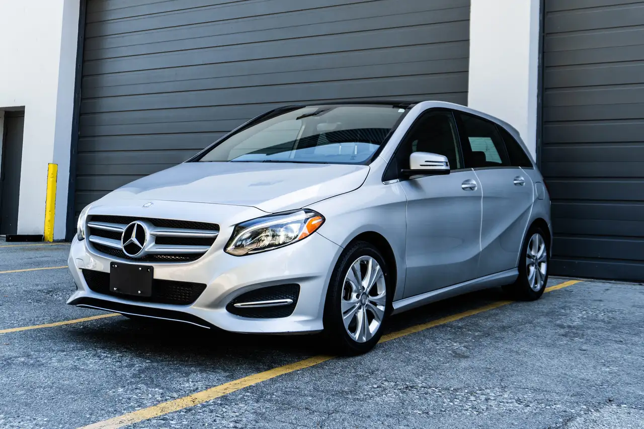 Mercedes-Benz B-Class снимка Mercedes-Benz B-Class