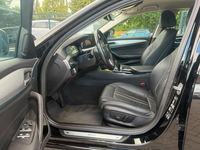BMW 530 d xDrive Touring Touring PDC*CAM — photo 13