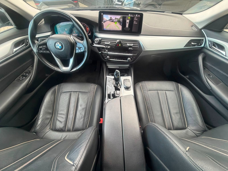 BMW 530 d xDrive Touring Touring PDC*CAM — photo 11