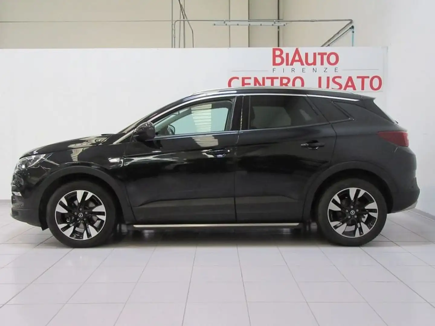 Opel Grandland X 1.2 Turbo 130 CV Start&Stop aut. Innovation AT8 Zwart - 2
