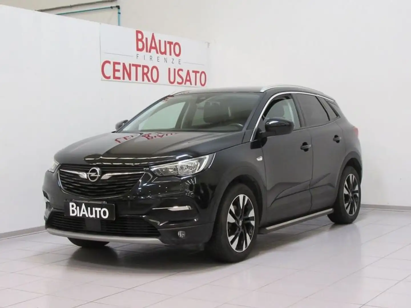 Opel Grandland X 1.2 Turbo 130 CV Start&Stop aut. Innovation AT8 Zwart - 1