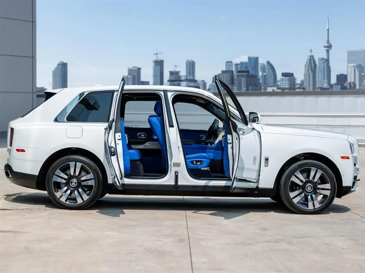 Rolls-Royce Cullinan снимка Rolls-Royce Cullinan