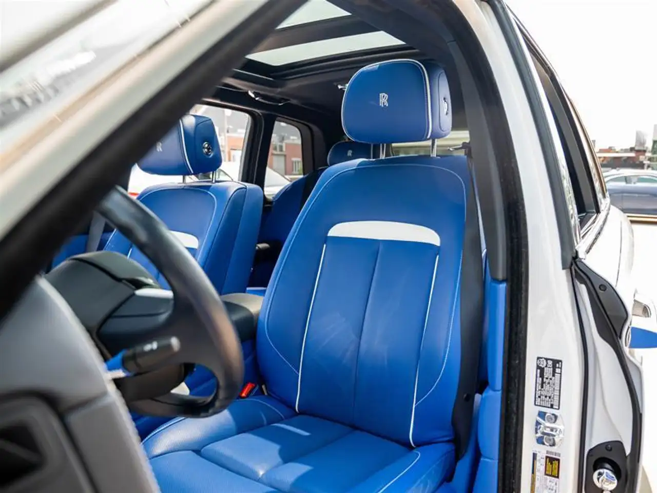 Rolls-Royce Cullinan снимка Rolls-Royce Cullinan