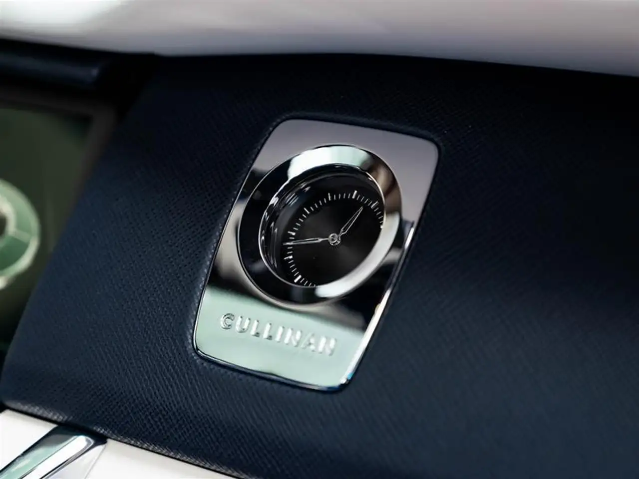 Rolls-Royce Cullinan снимка Rolls-Royce Cullinan