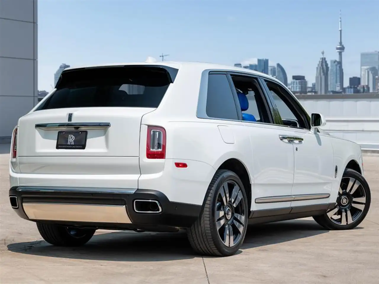 Rolls-Royce Cullinan снимка Rolls-Royce Cullinan