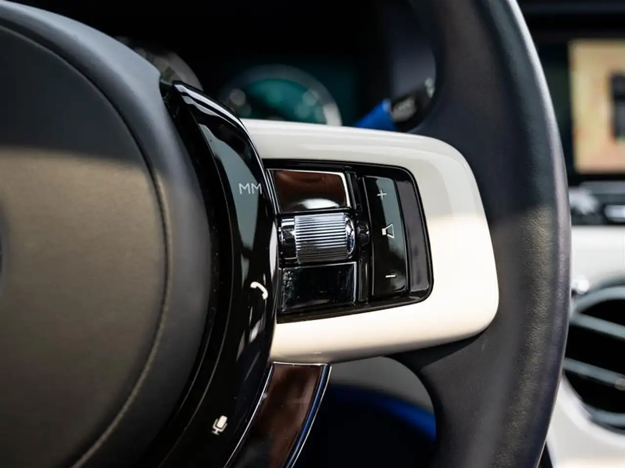 Rolls-Royce Cullinan снимка Rolls-Royce Cullinan