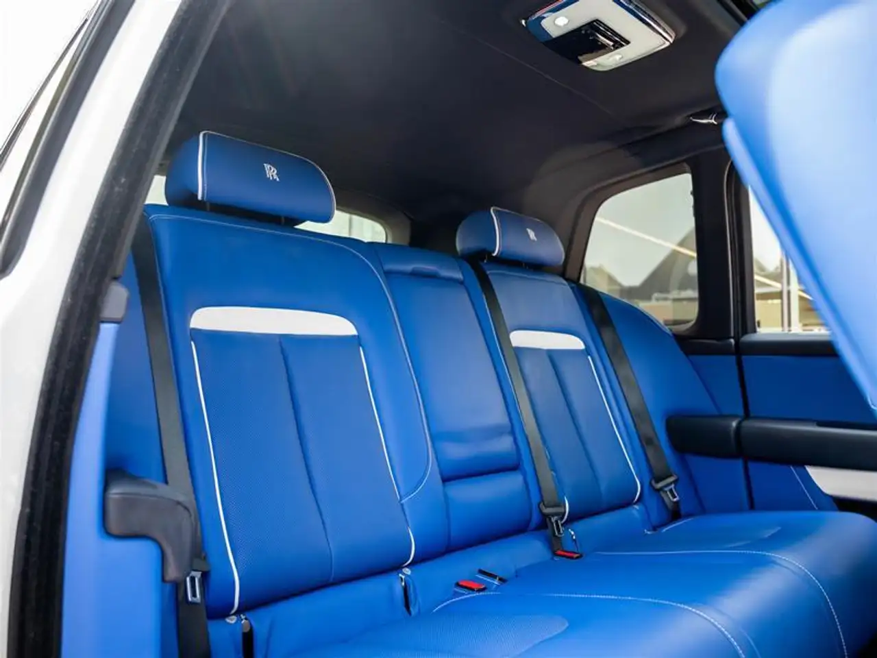 Rolls-Royce Cullinan снимка Rolls-Royce Cullinan