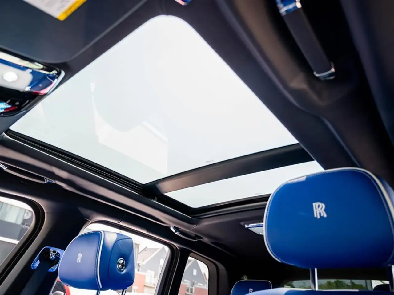 Rolls-Royce Cullinan снимка Rolls-Royce Cullinan