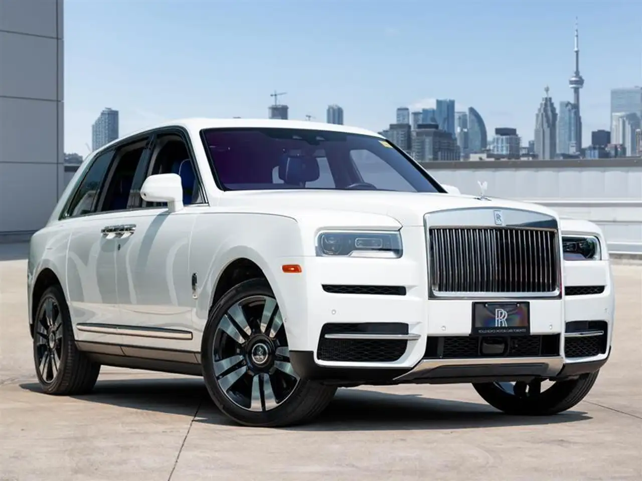 Rolls-Royce Cullinan снимка Rolls-Royce Cullinan