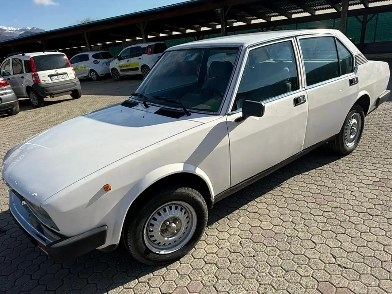 Alfa Romeo Alfetta 2.0 L, foto 3