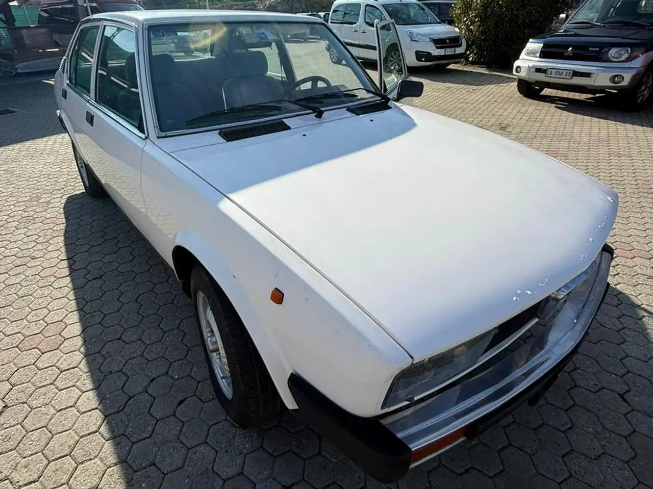 Alfa Romeo Alfetta 2.0 L, foto 2
