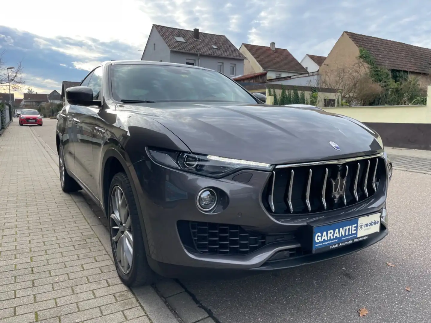 Maserati Levante Q4 Grau - 1