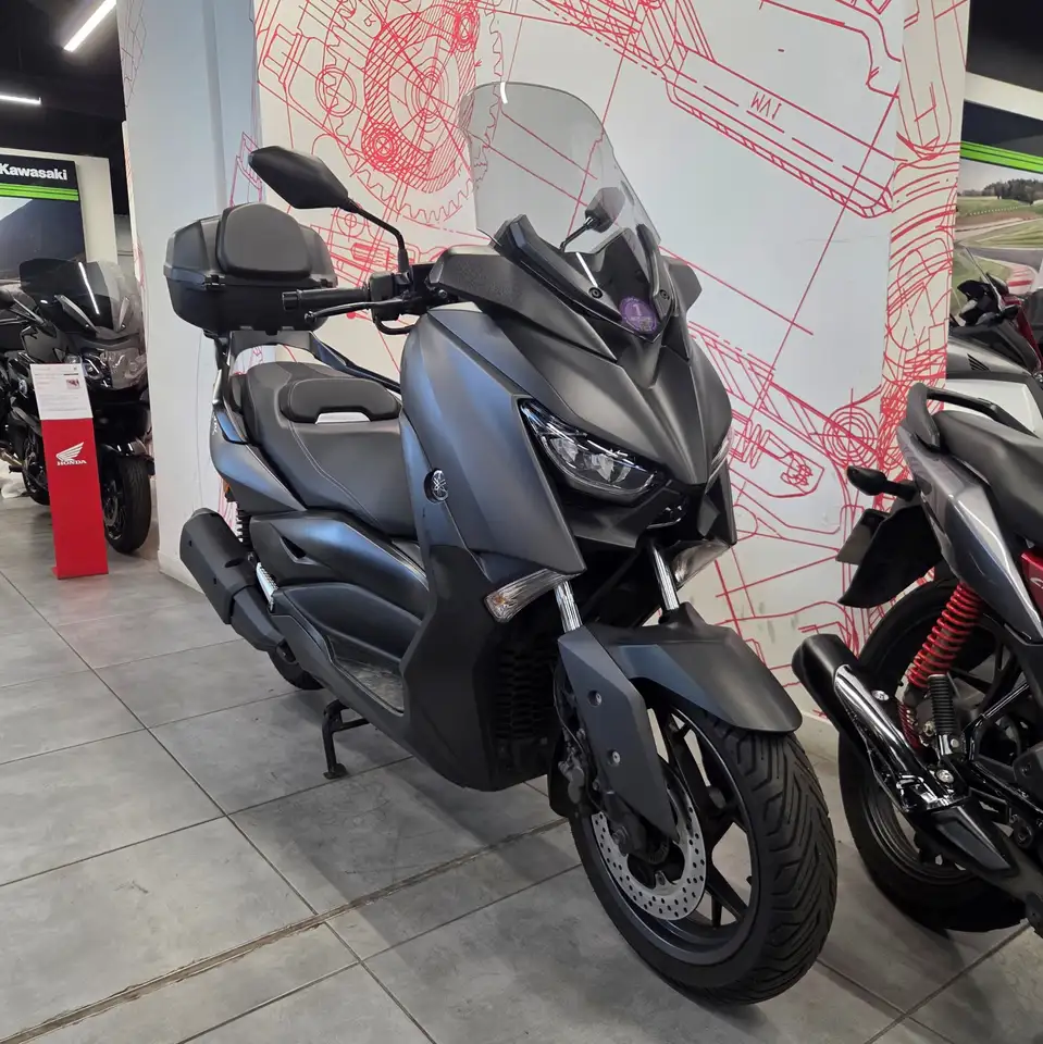 Yamaha X-Max 300