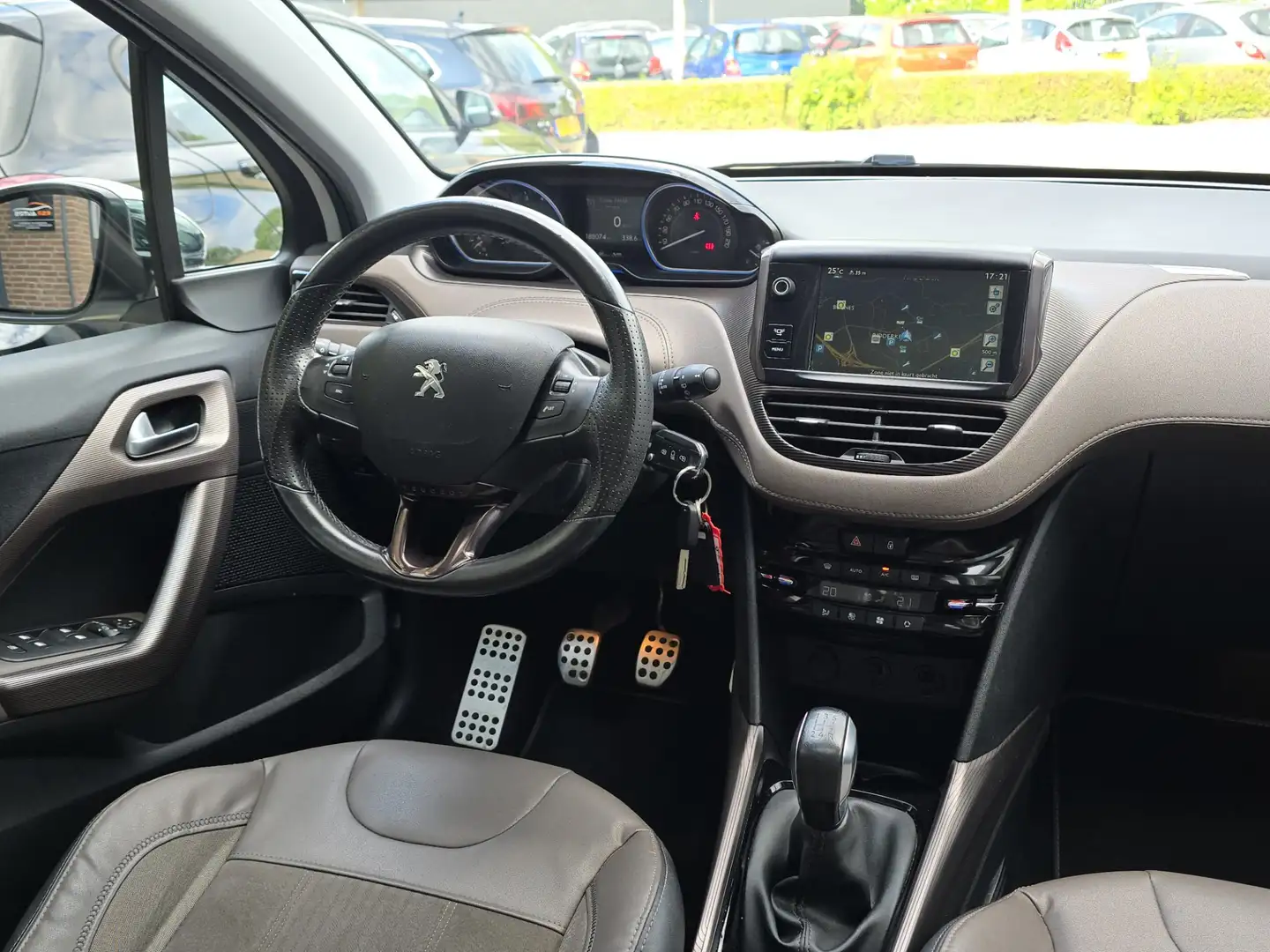Peugeot 2008 1.6 VTi Féline Pano|Nap |Cruise |CLima Blanc - 2