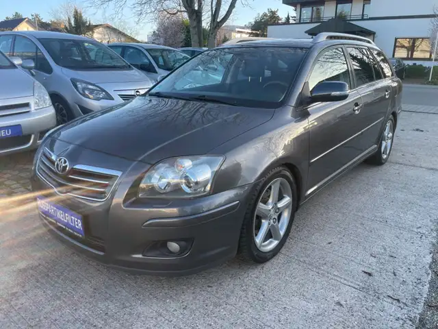 Toyota Avensis Kombi 2.2 D-CAT Executive ALU TÜV NEU !!