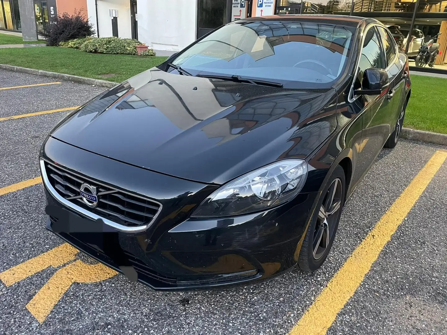 Volvo V40 V40 D2 Momentum Czarny - 1