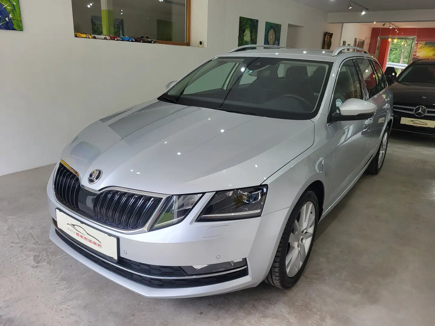 Skoda Octavia Combi 1,6 TDI Style Limited *3 Jahre Garantie Srebrny - 1