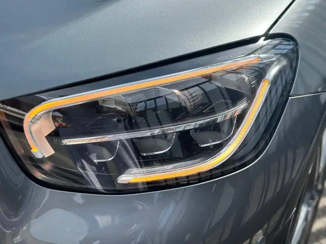 Mercedes-Benz GLC 200 view 5