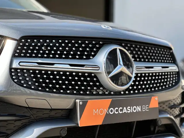 Mercedes-Benz GLC 200 view 4