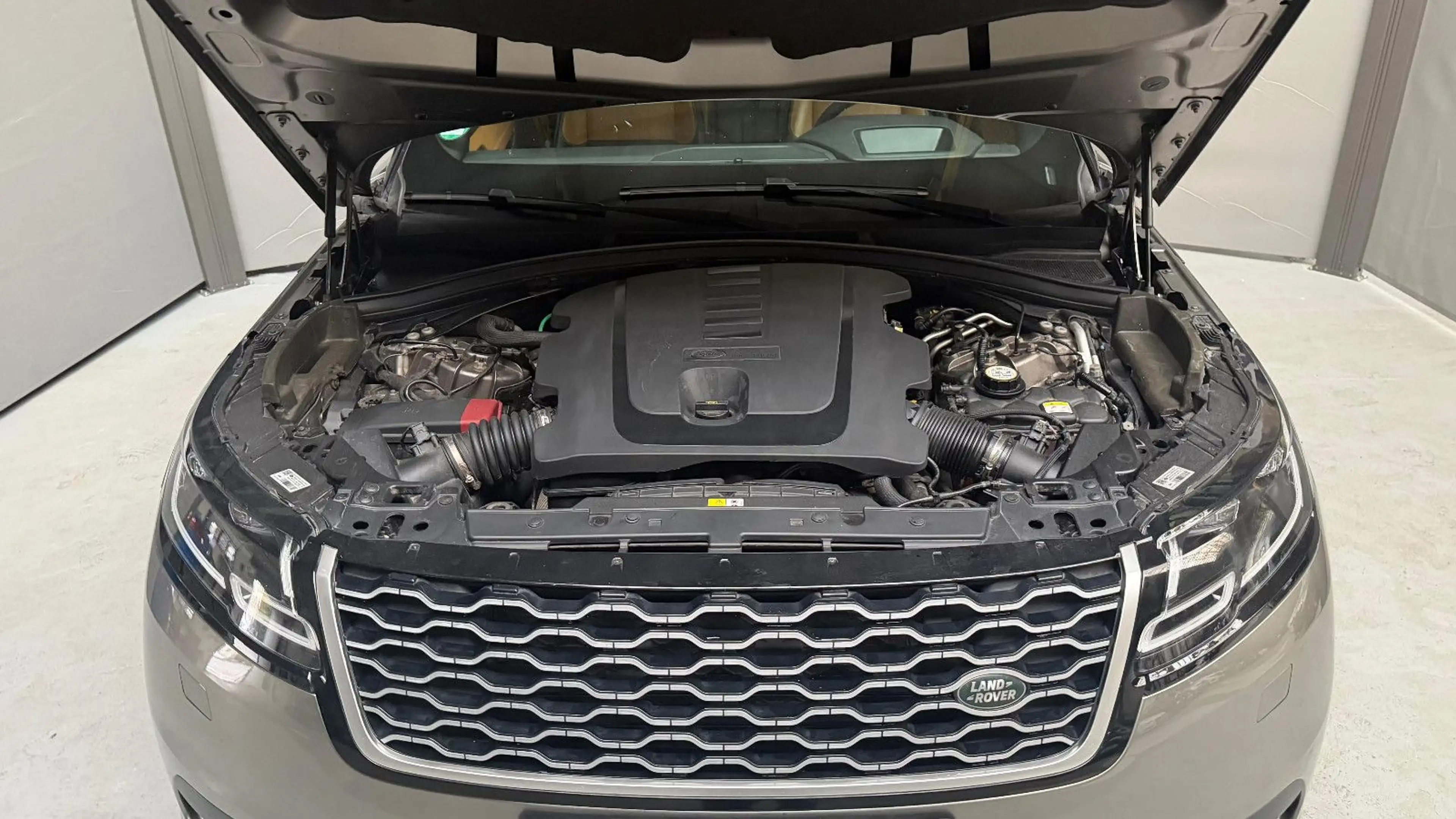 Land Rover Range Rover Velar 3.0 D300 SE AWD Leder Pano Nav — photo 12