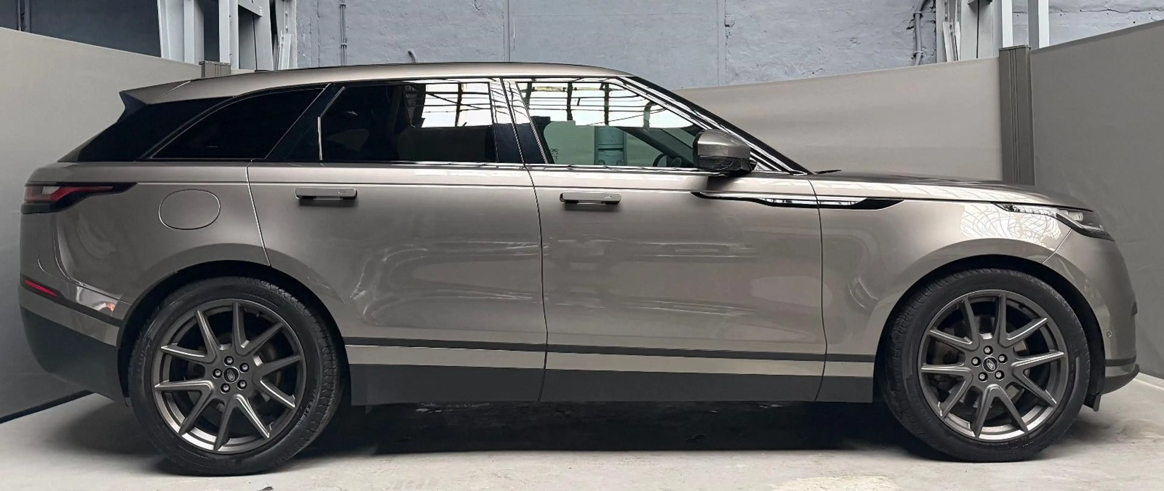 Land Rover Range Rover Velar 3.0 D300 SE AWD Leder Pano Nav — photo 7