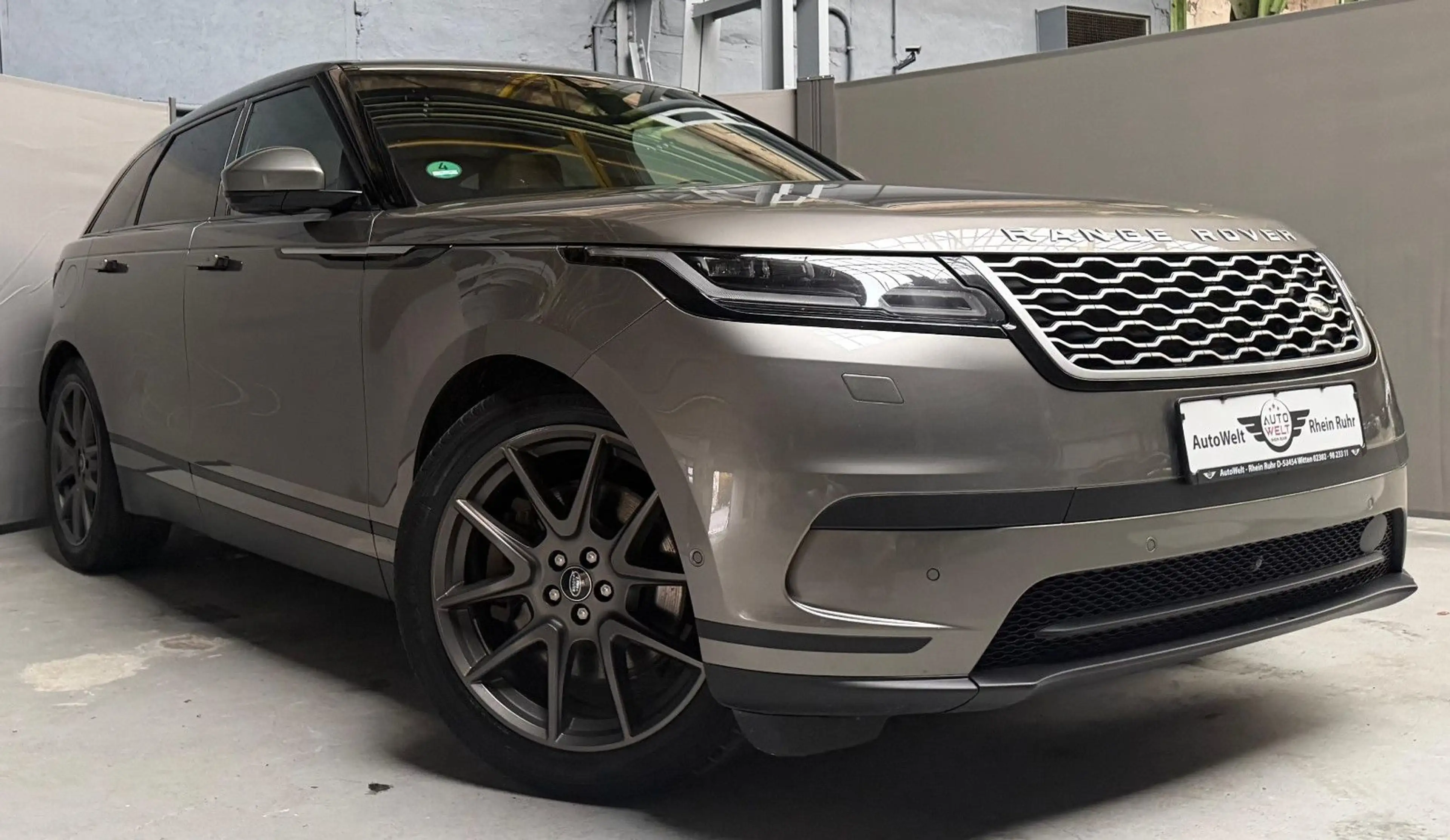 Land Rover Range Rover Velar 3.0 D300 SE AWD Leder Pano Nav — photo 4