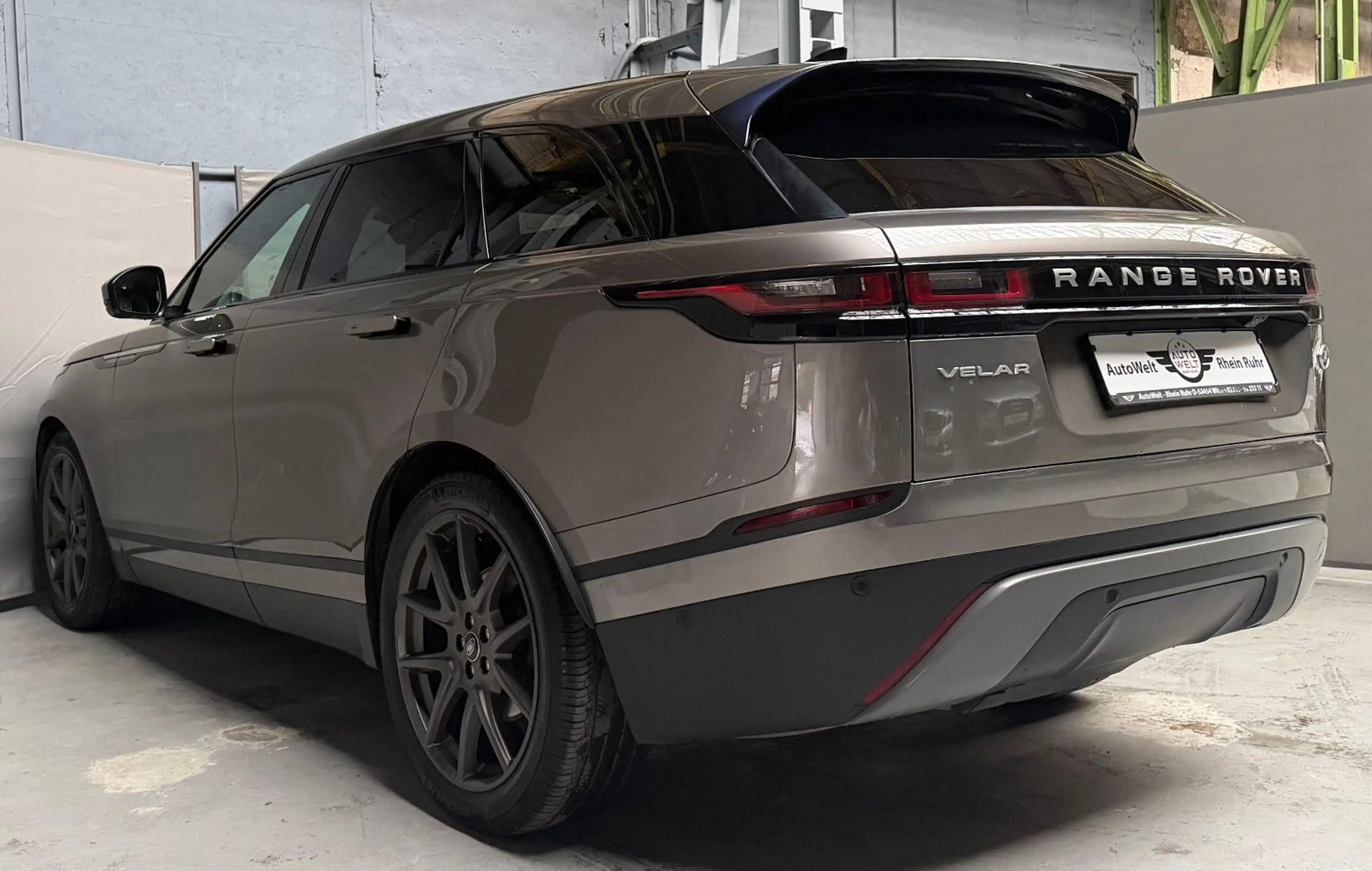 Land Rover Range Rover Velar 3.0 D300 SE AWD Leder Pano Nav — photo 9