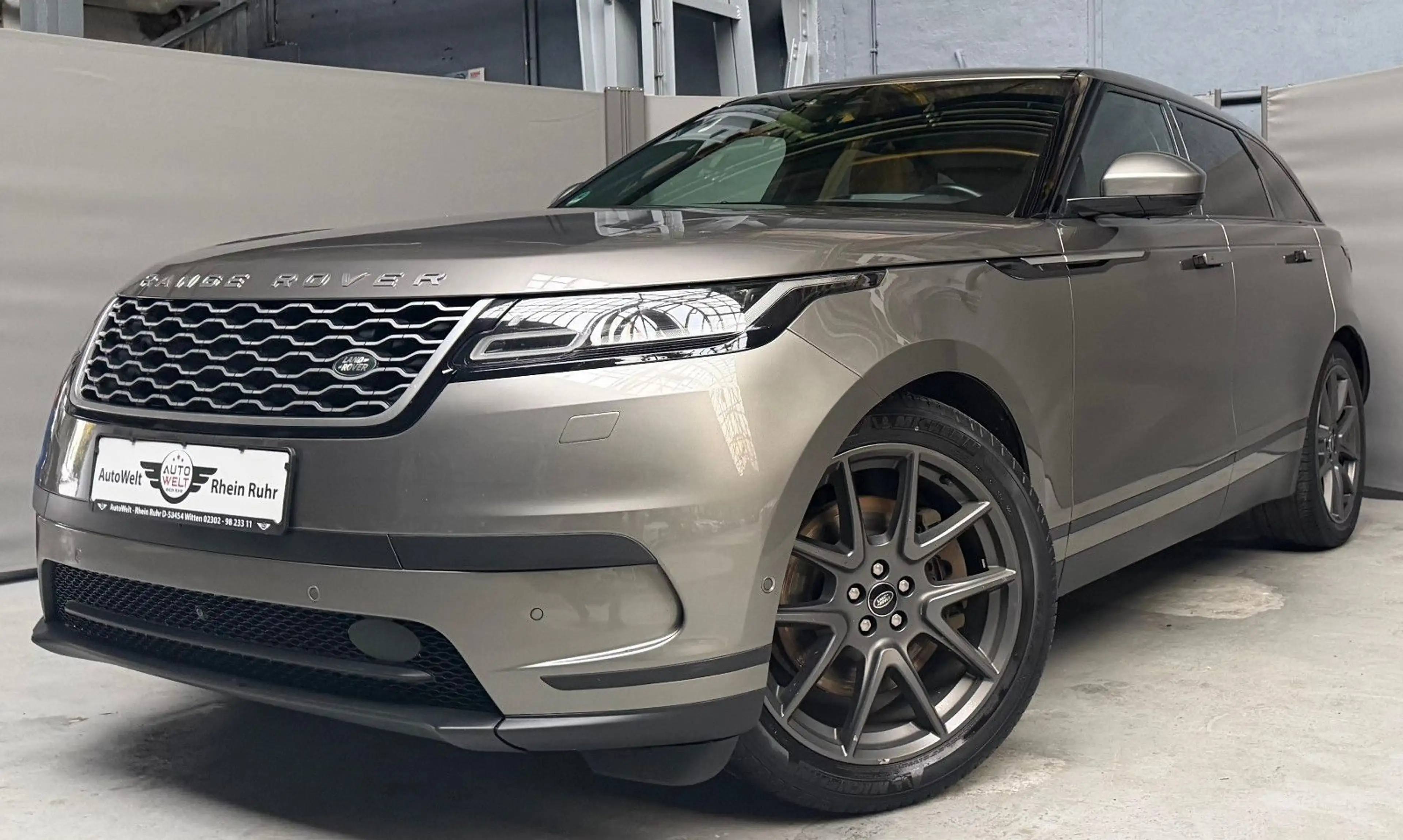 Land Rover Range Rover Velar 3.0 D300 SE AWD Leder Pano Nav — photo 5