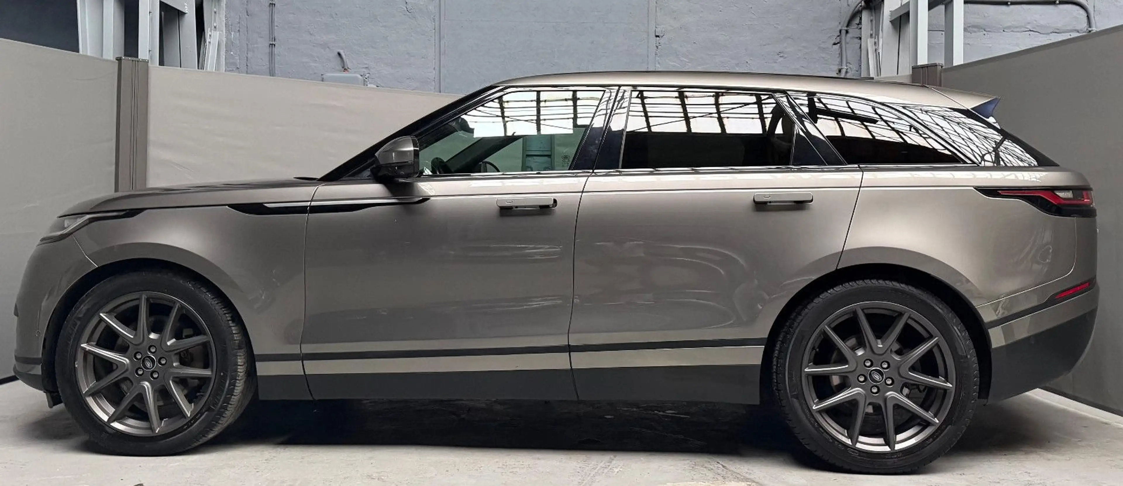 Land Rover Range Rover Velar 3.0 D300 SE AWD Leder Pano Nav — photo 8