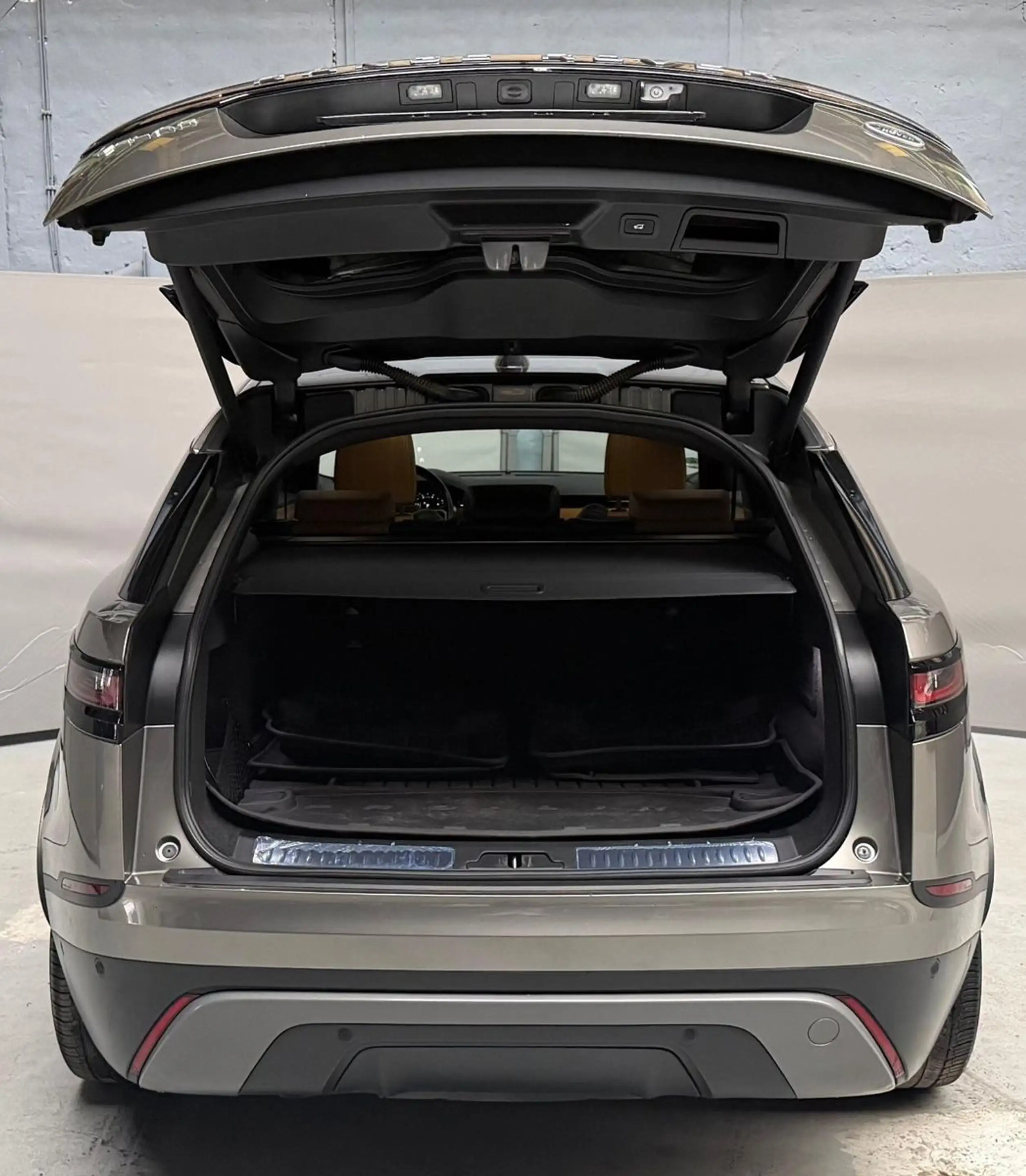 Land Rover Range Rover Velar 3.0 D300 SE AWD Leder Pano Nav — photo 11