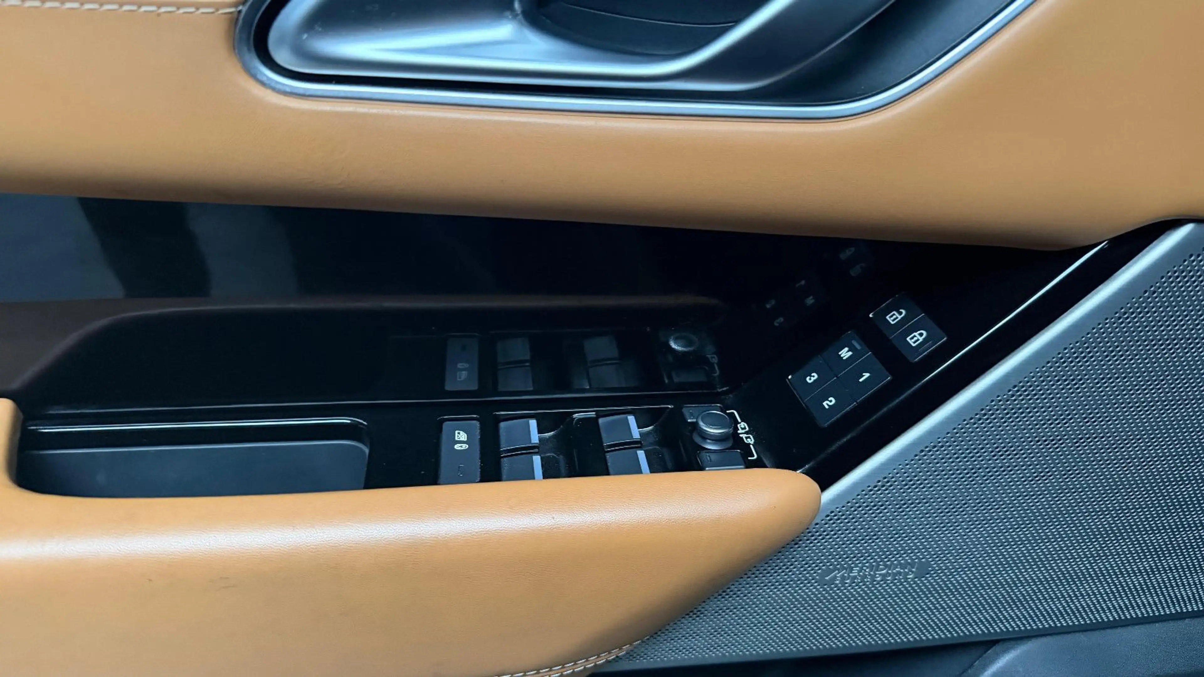 Land Rover Range Rover Velar 3.0 D300 SE AWD Leder Pano Nav — photo 15