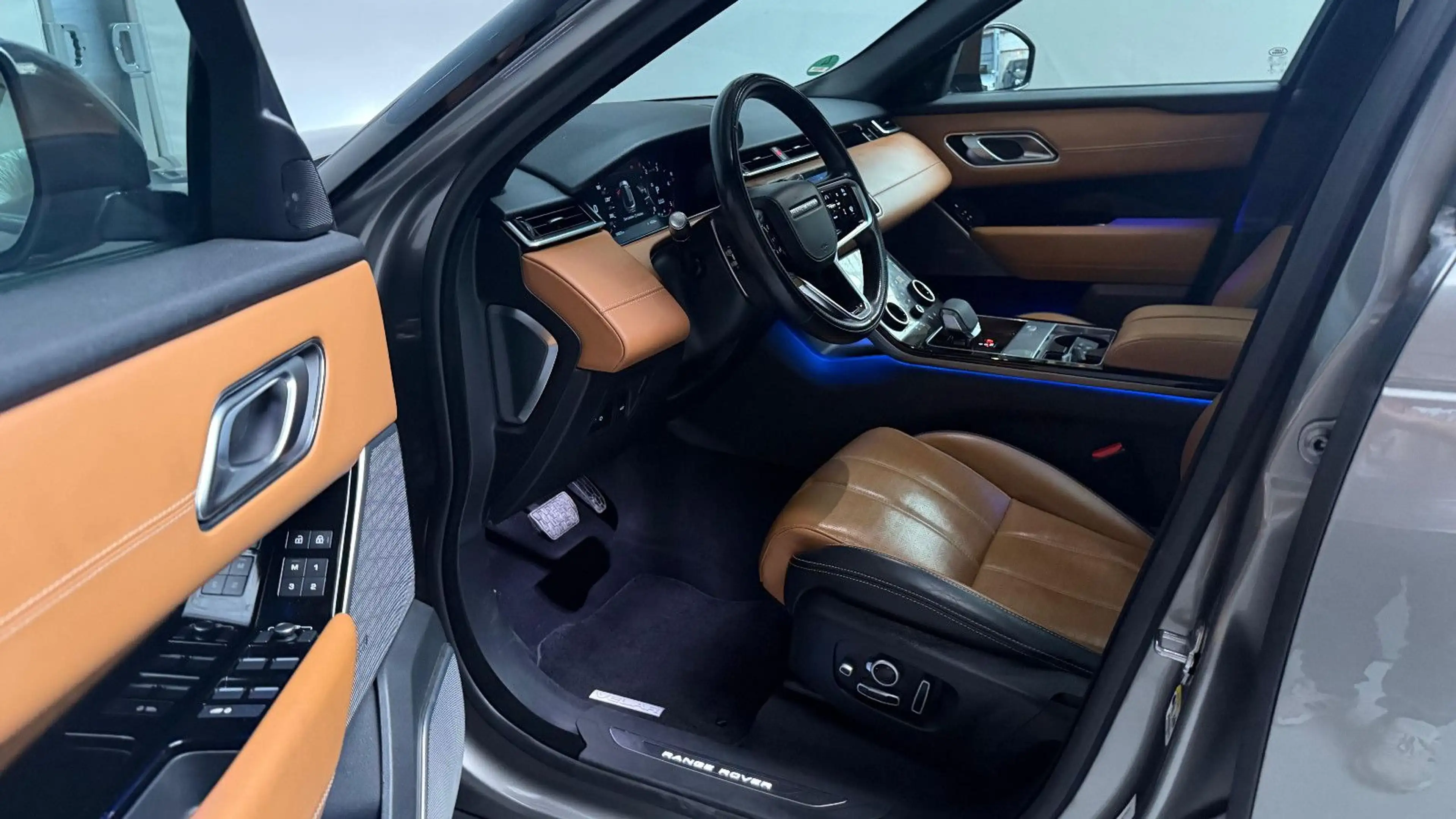Land Rover Range Rover Velar 3.0 D300 SE AWD Leder Pano Nav — photo 13