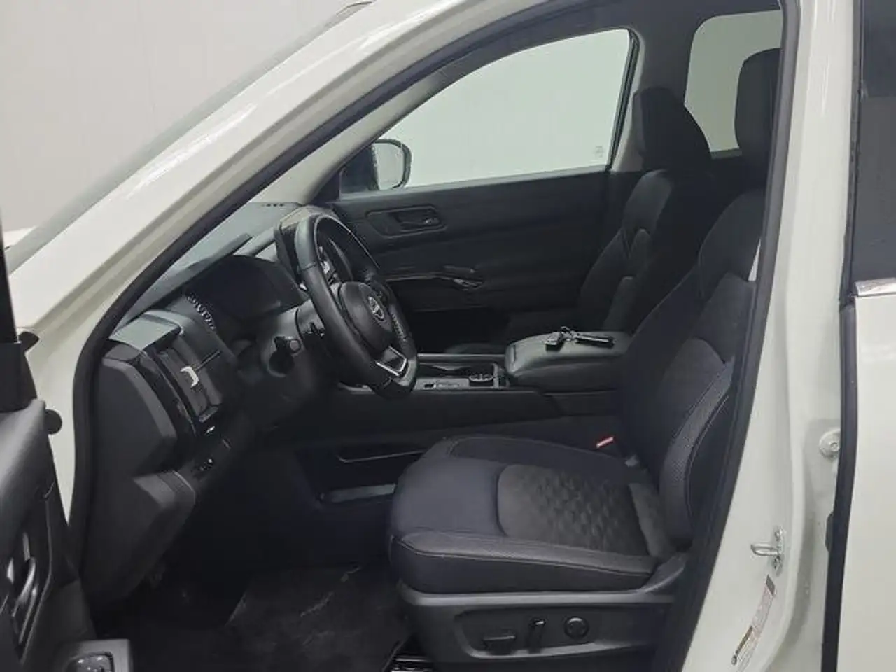 Nissan Pathfinder снимка Nissan Pathfinder