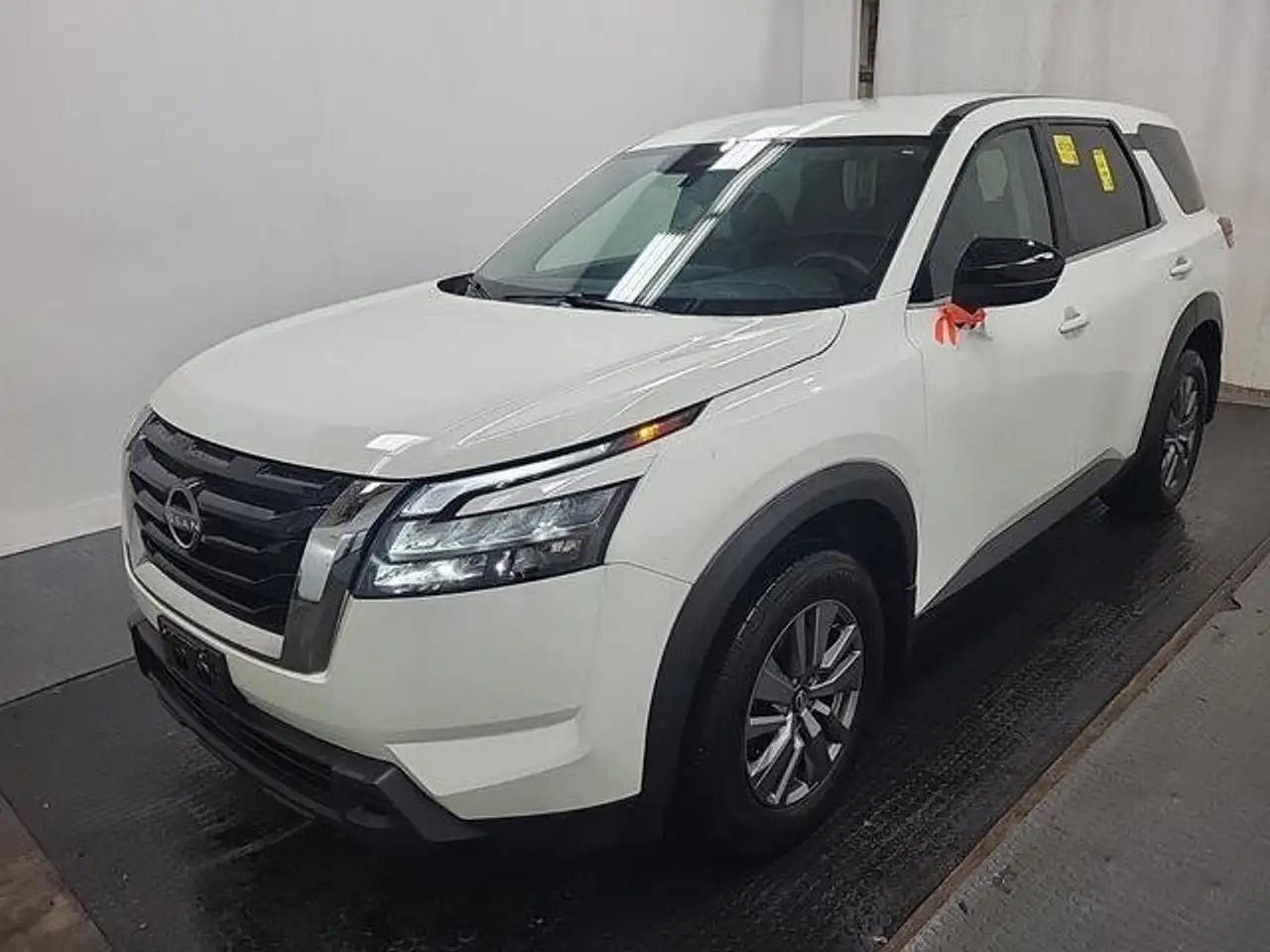 Nissan Pathfinder снимка Nissan Pathfinder
